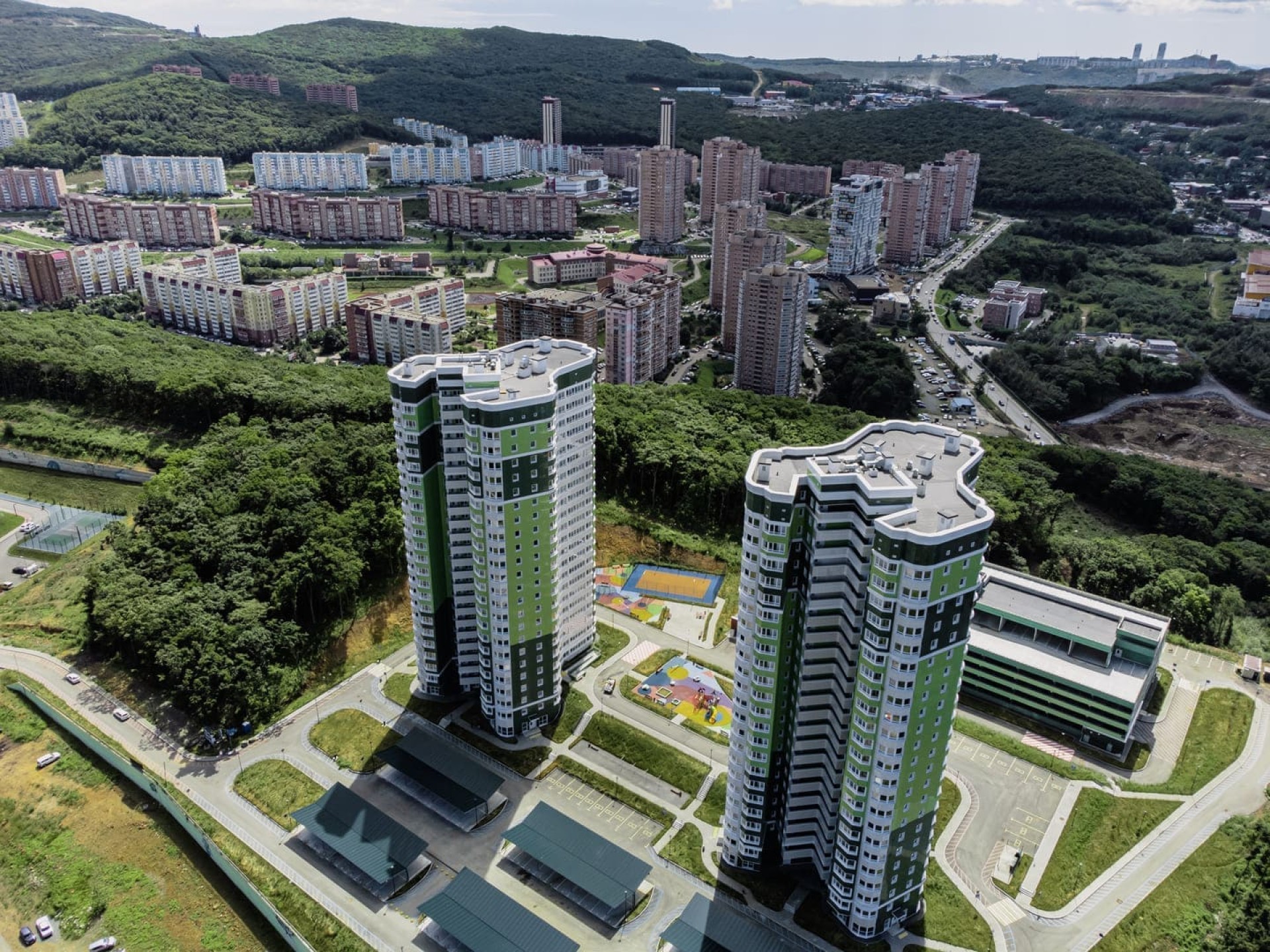 Изумрудный