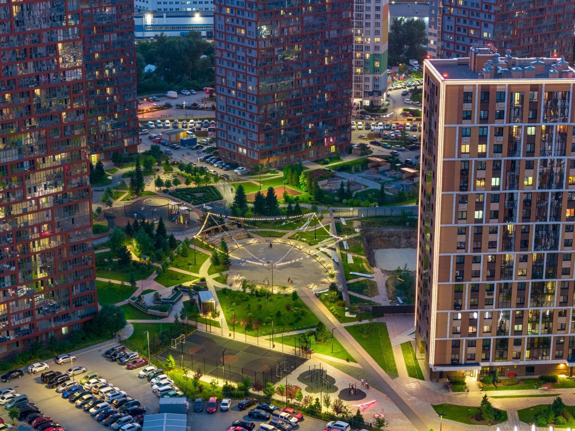 Ясный берег-город у воды